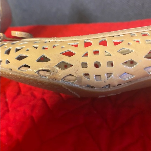 Stuart Weitzman kitten heel neutral pumps - Picture 9 of 10